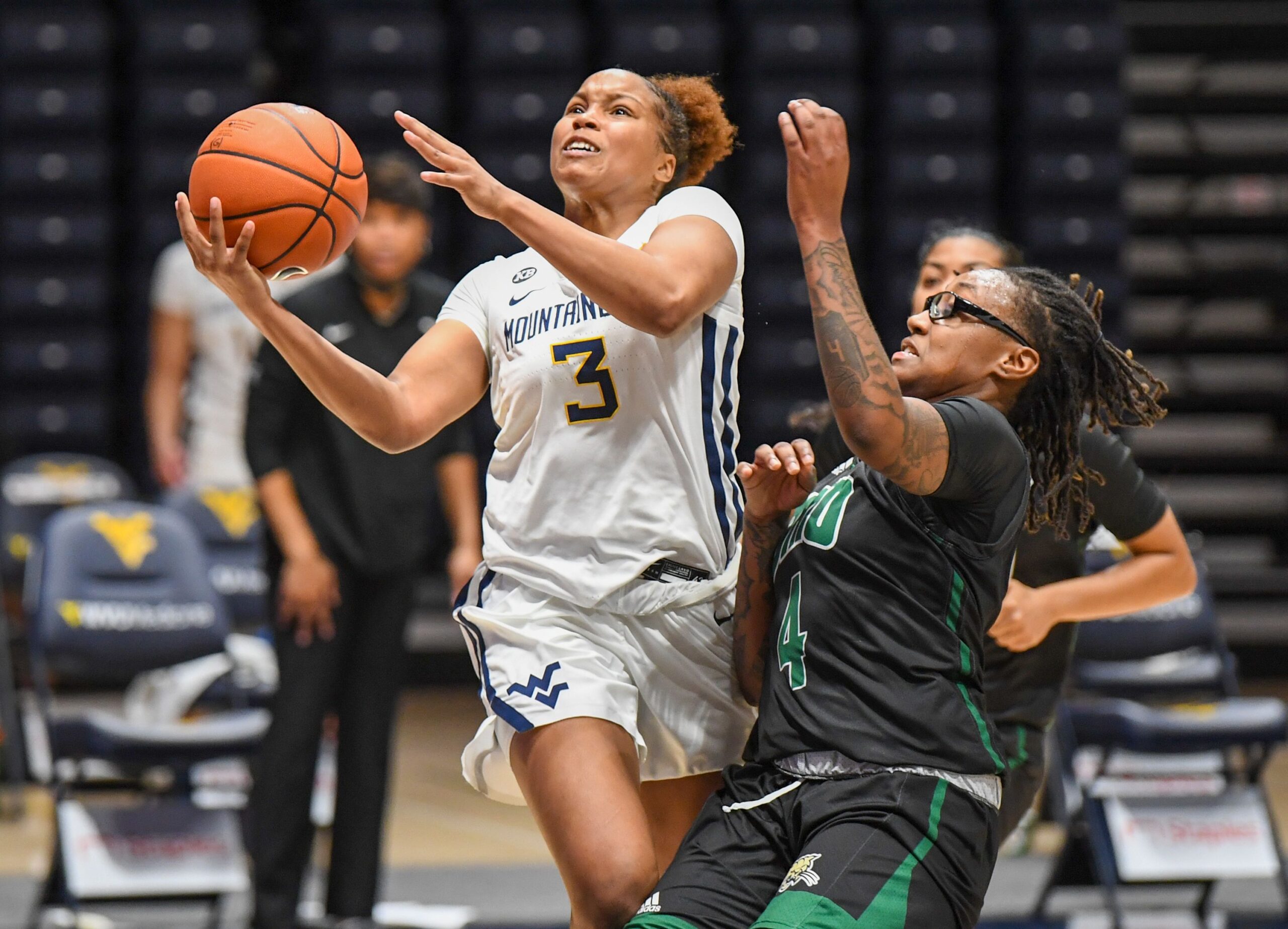 Kyrse Gondrezick sparks fourth-quarter rally, as West Virginia downs Ohio University